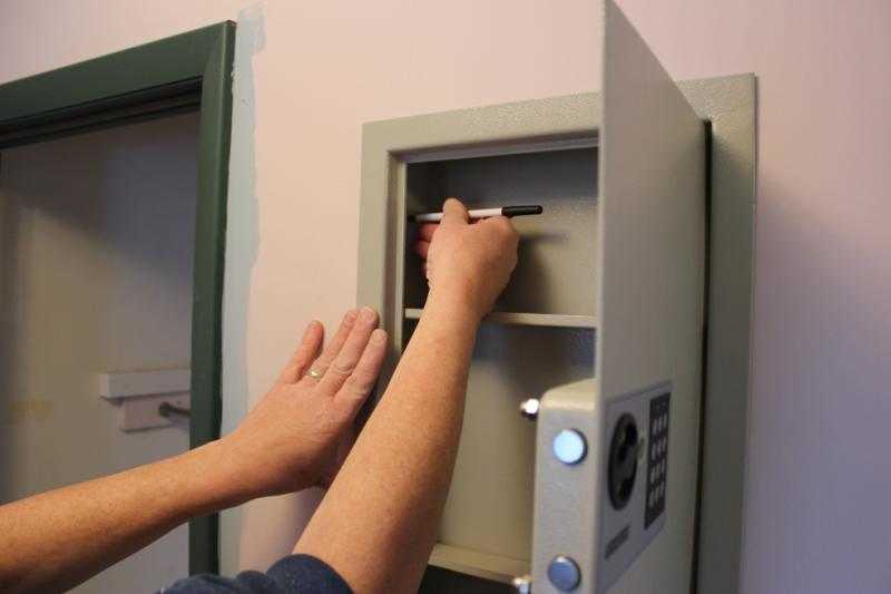 Īsie padomi, kas noderēs, izvēloties, uzstādot un lietojot seifu